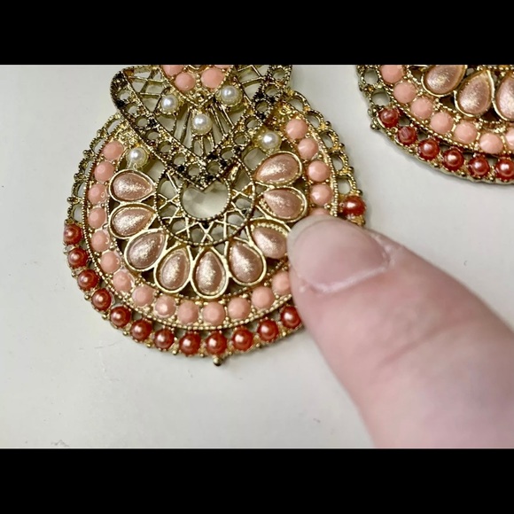 Pink Coral Teardrop Chandelier Earrings Gold Tone Filigree Lace - Picture 3 of 4